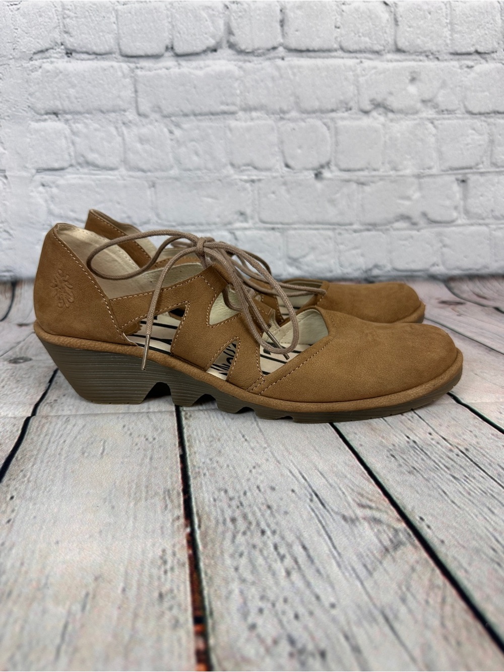Fly London Poma wedge tan suede size EU 39